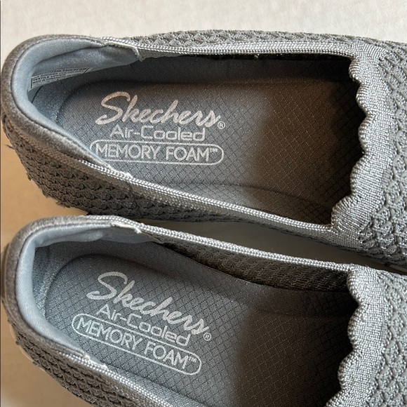 Stylish Gray Slip-On Shoes - Picture 3 of 10